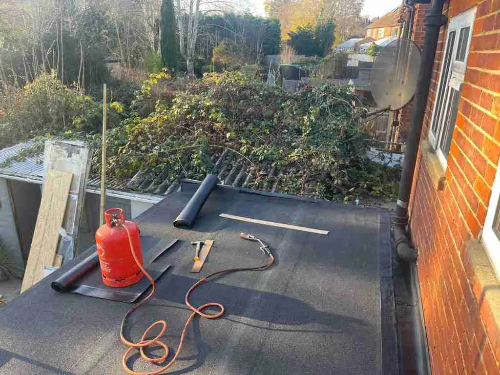 Flat roofing work